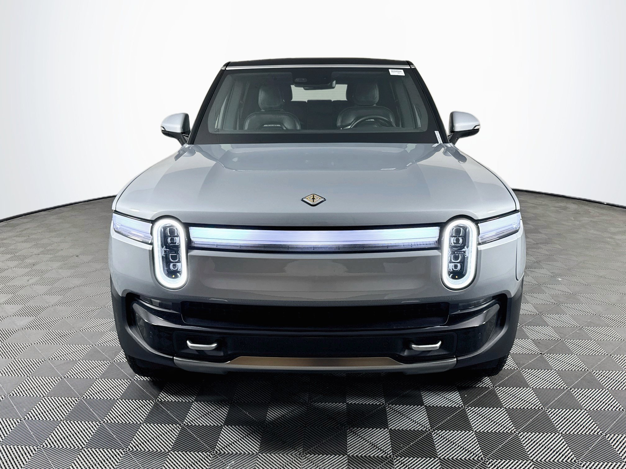 Used 2026 Rivian R1S Adventure Dual AWD/4WD image 2