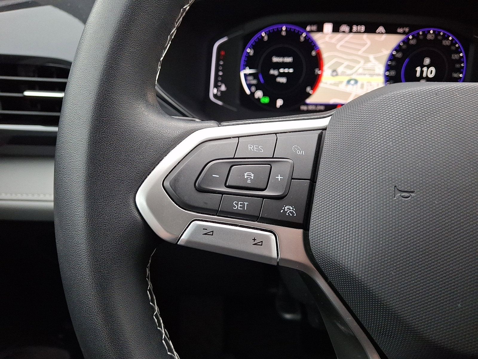 Used 2022 Volkswagen Taos SEL image 22