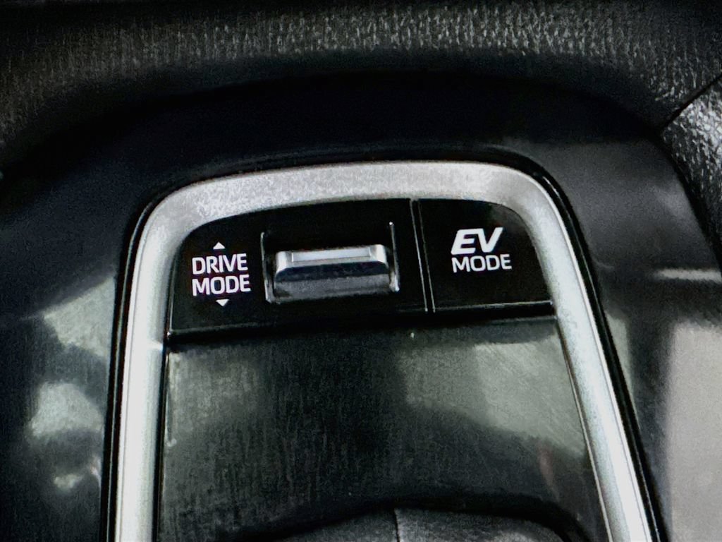 Used 2024 Toyota Corolla Cross AWD Hybrid image 16