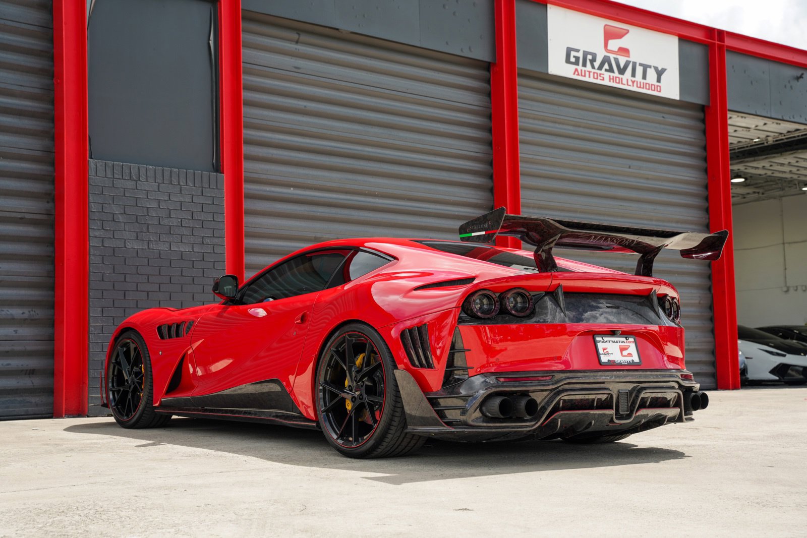 Used 2020 Ferrari 812 Superfast RWD image 4