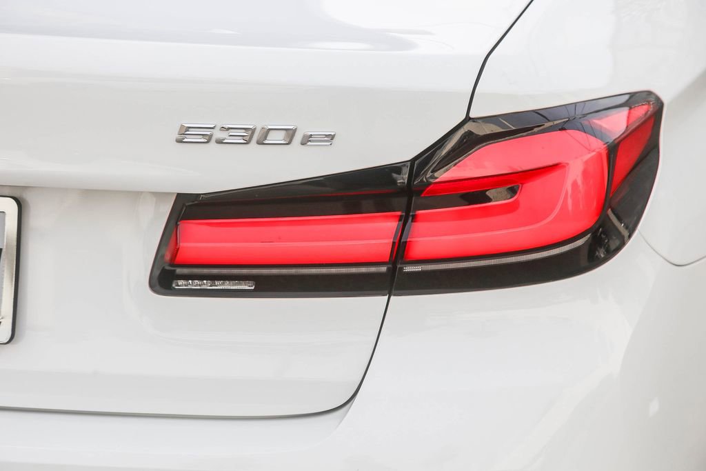 Certified 2023 BMW 530e w/ Convenience Package RWD image 7