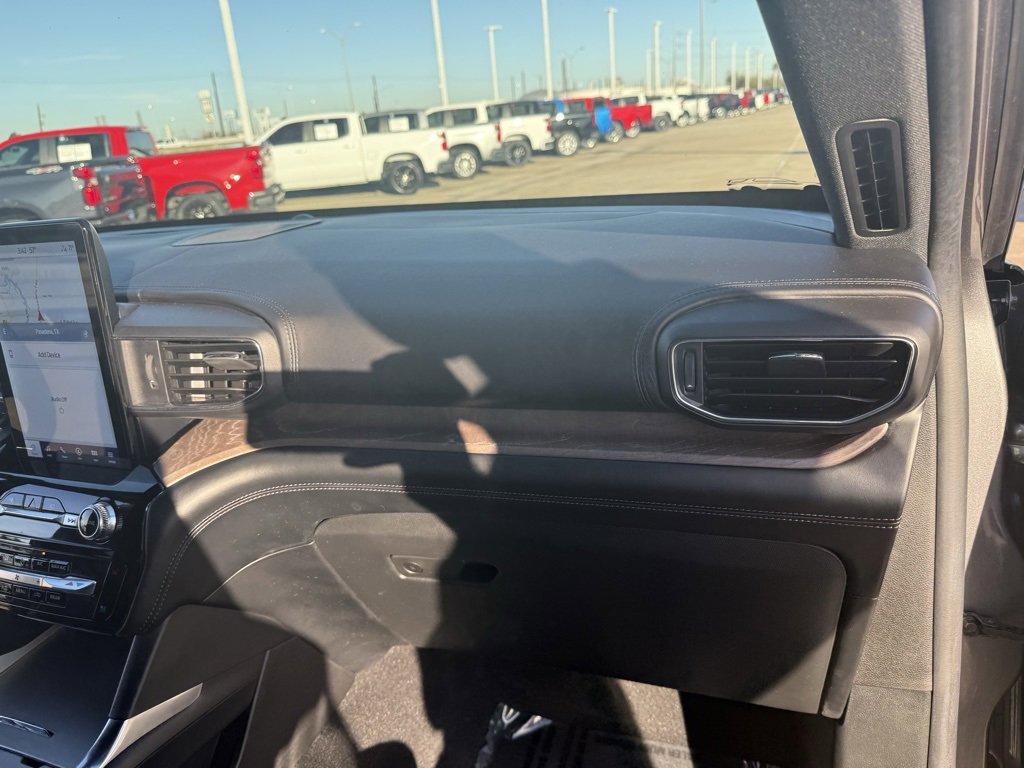 Used 2023 Ford Explorer Platinum w/ Technology Package image 41