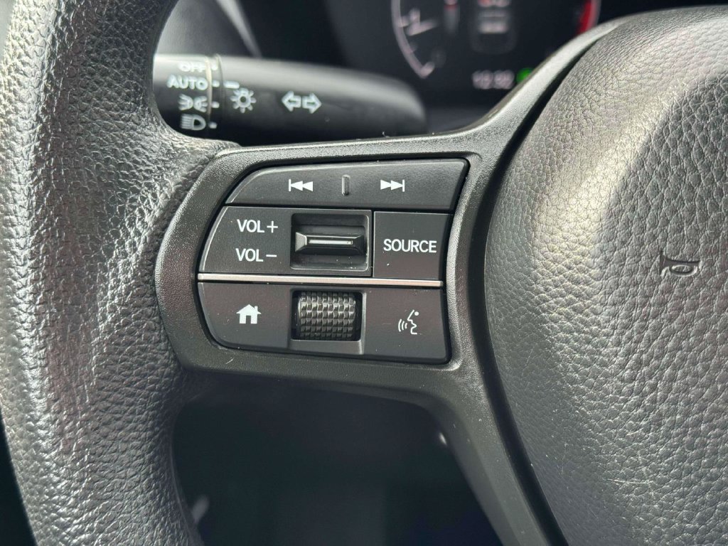 Used 2025 Honda HR-V LX image 23