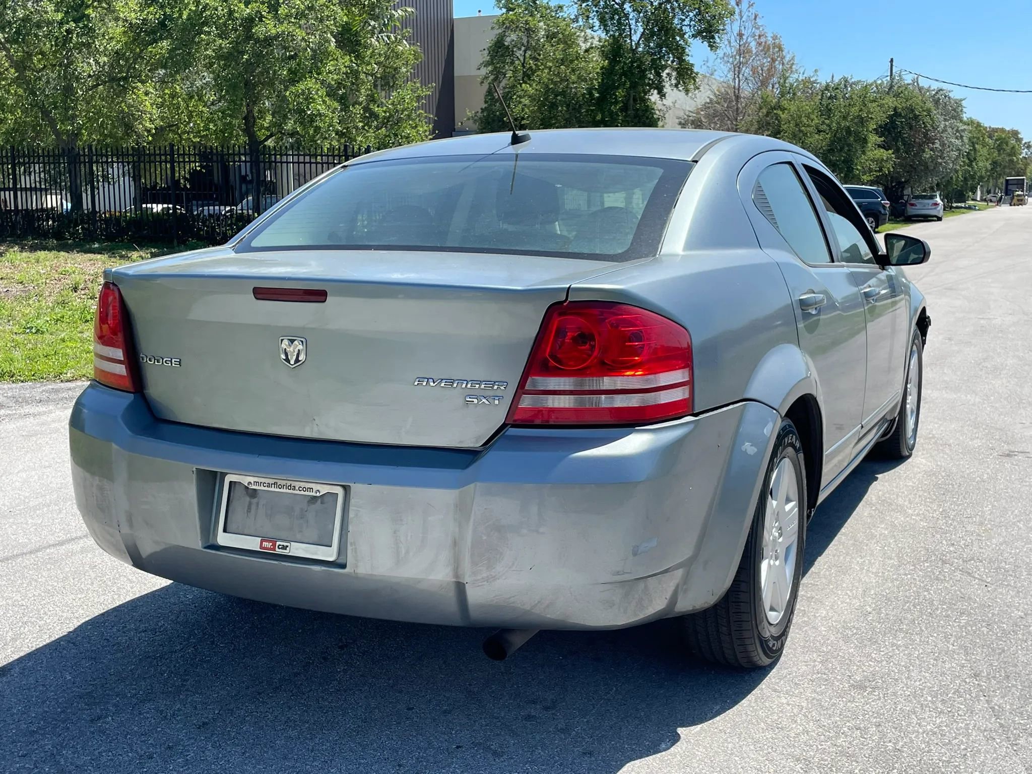 Used 2010 Dodge Avenger SXT FWD image 6