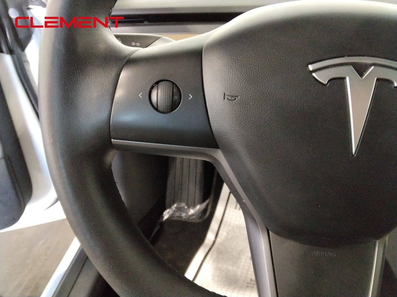 Used 2019 Tesla Model 3 Standard Range image 12