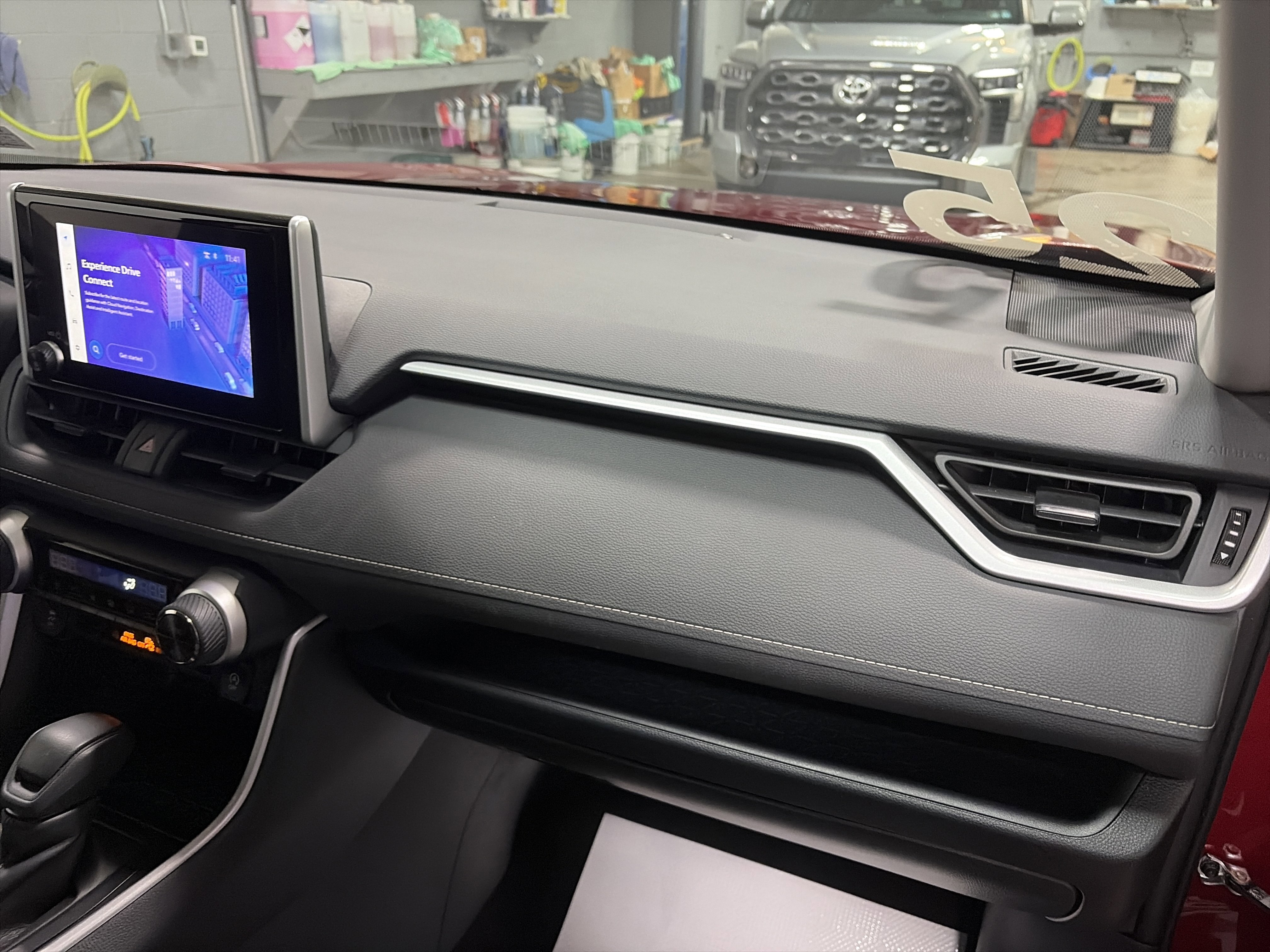 Used 2025 Toyota RAV4 XLE image 30