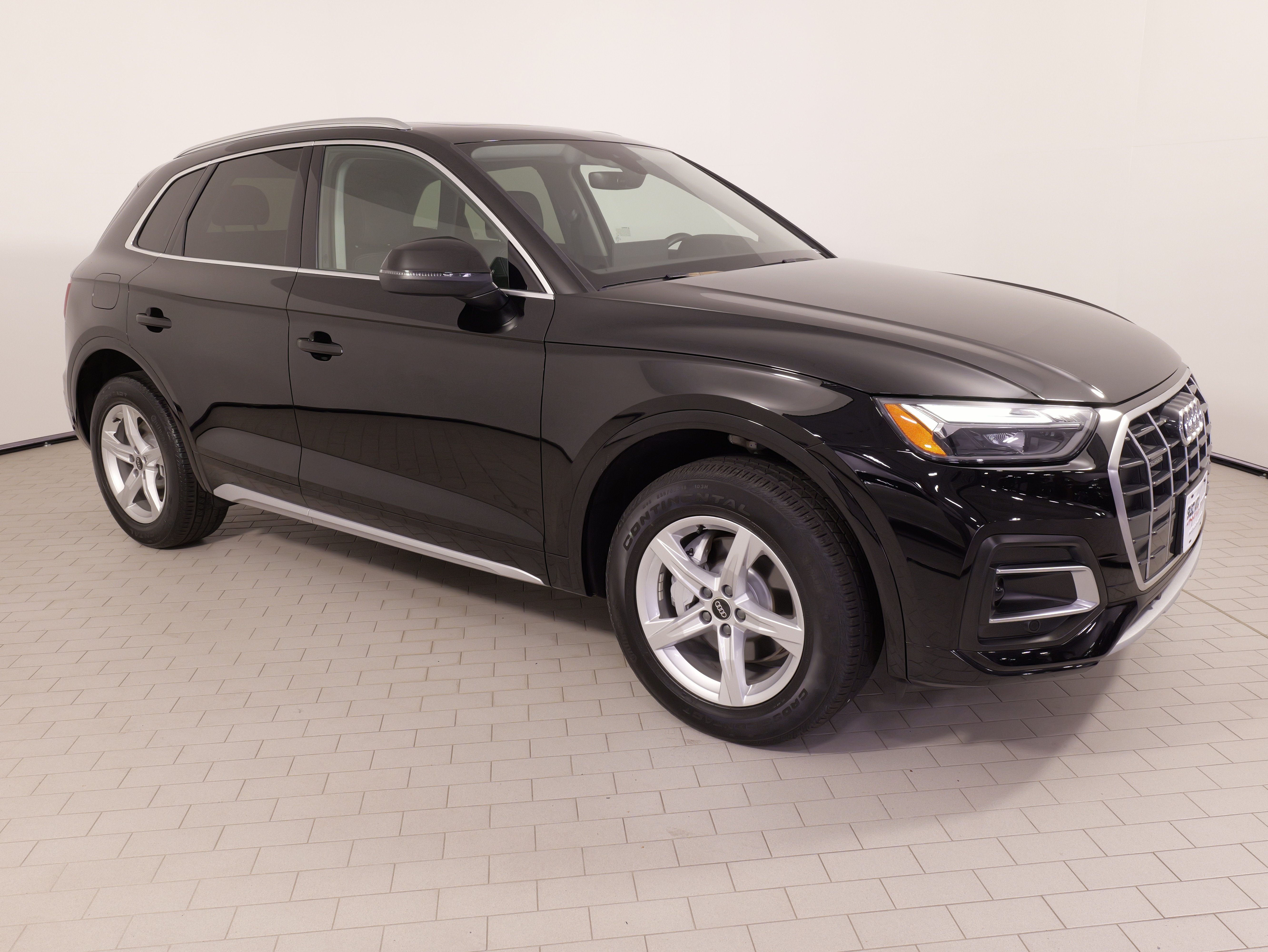 Used 2023 Audi Q5 2.0T Premium w/ Convenience Package AWD/4WD image 8