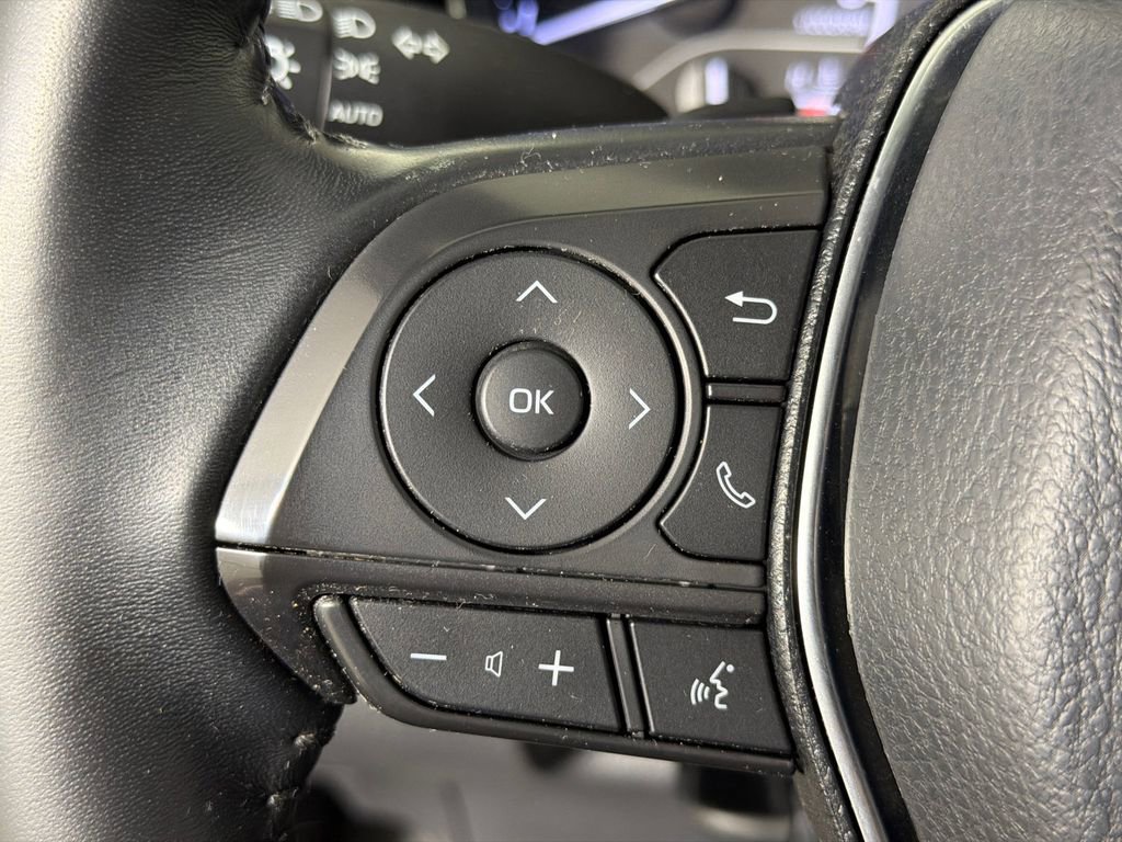 Used 2020 Toyota Camry SE FWD image 24