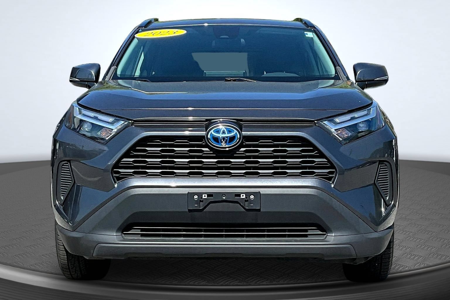 Used 2023 Toyota RAV4 XLE AWD/4WD image 2
