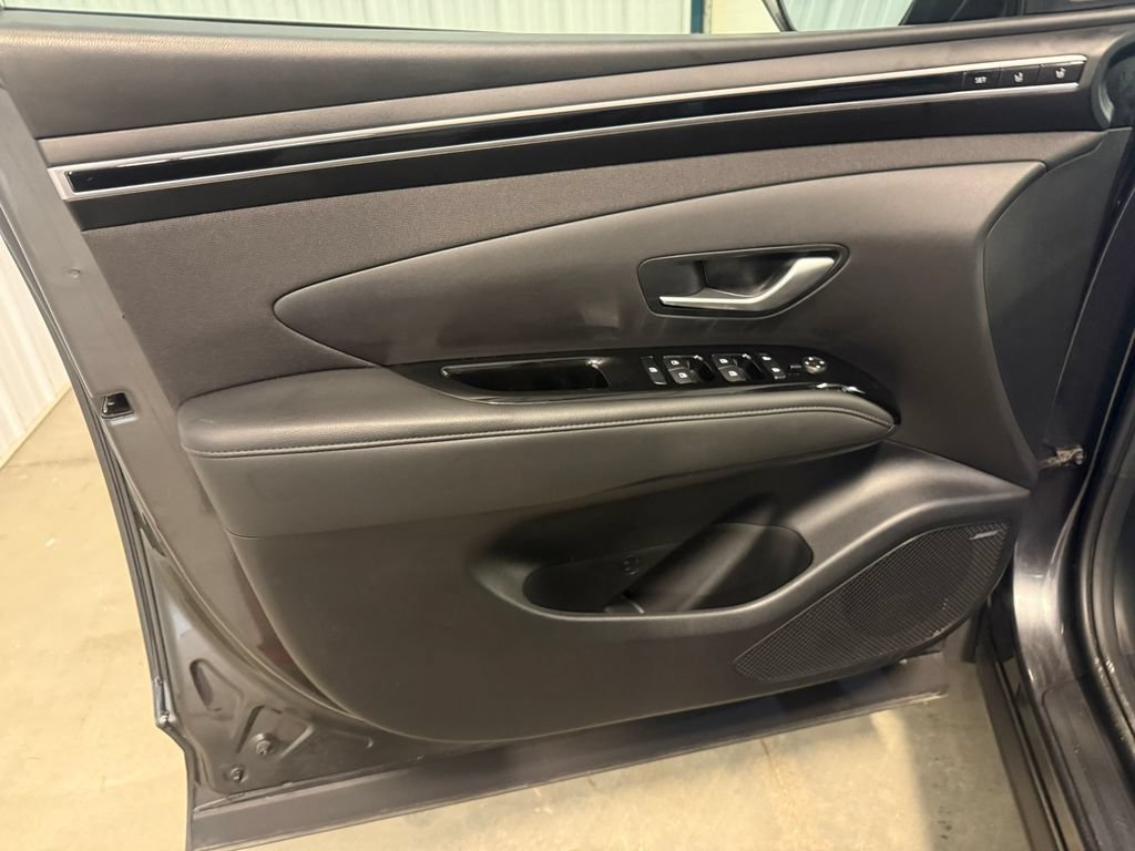 Used 2023 Hyundai Tucson Limited AWD/4WD image 19