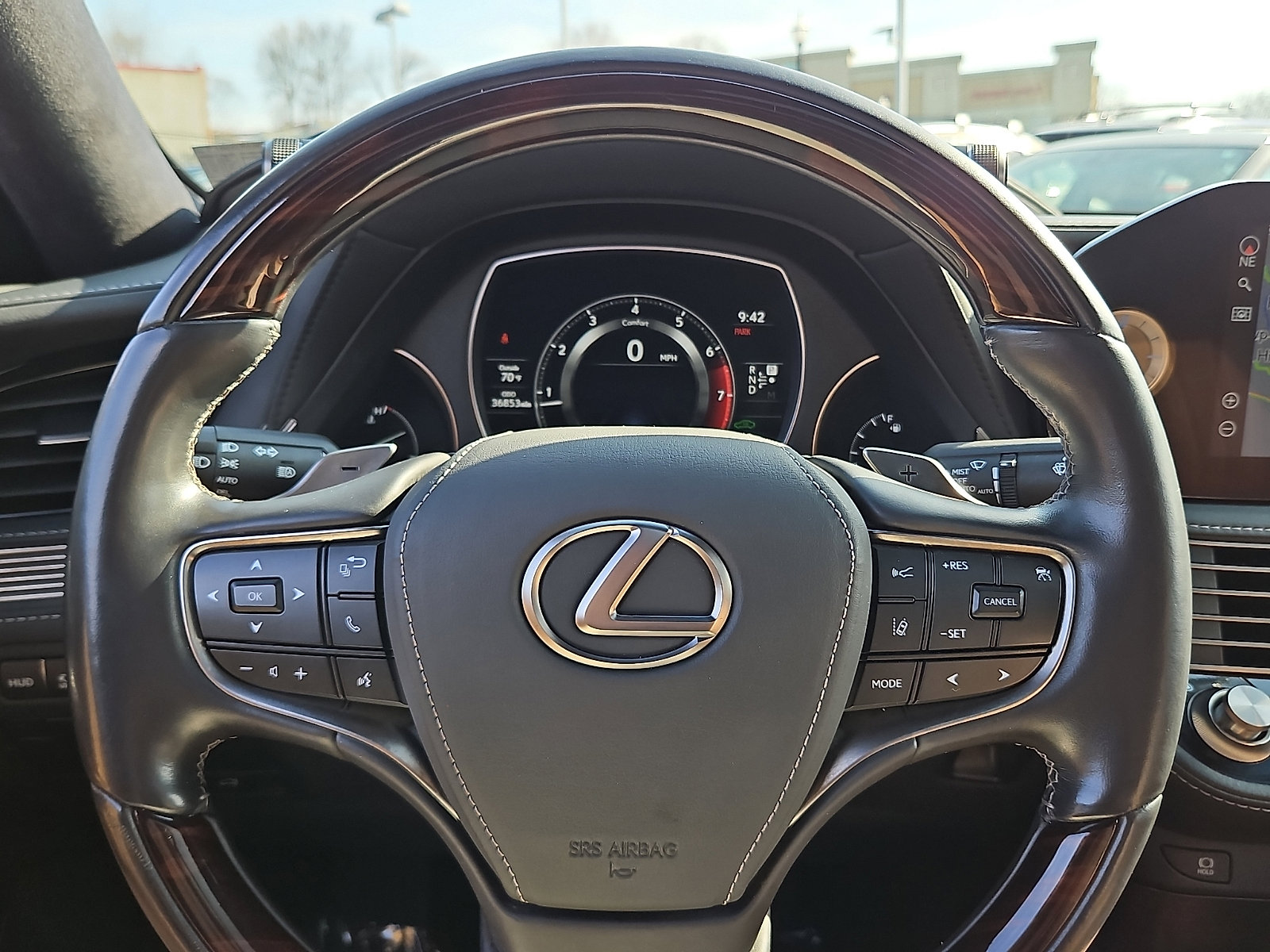 Used 2022 Lexus LS 500 AWD w/ Luxury Package image 19
