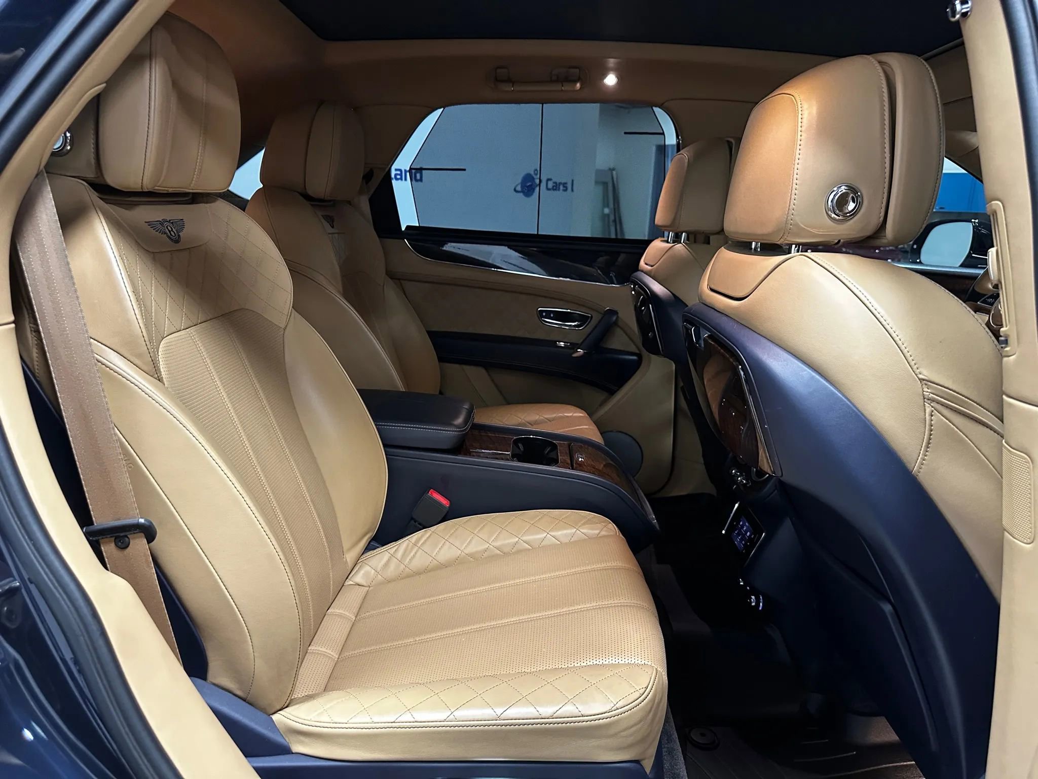 Used 2017 Bentley Bentayga image 20