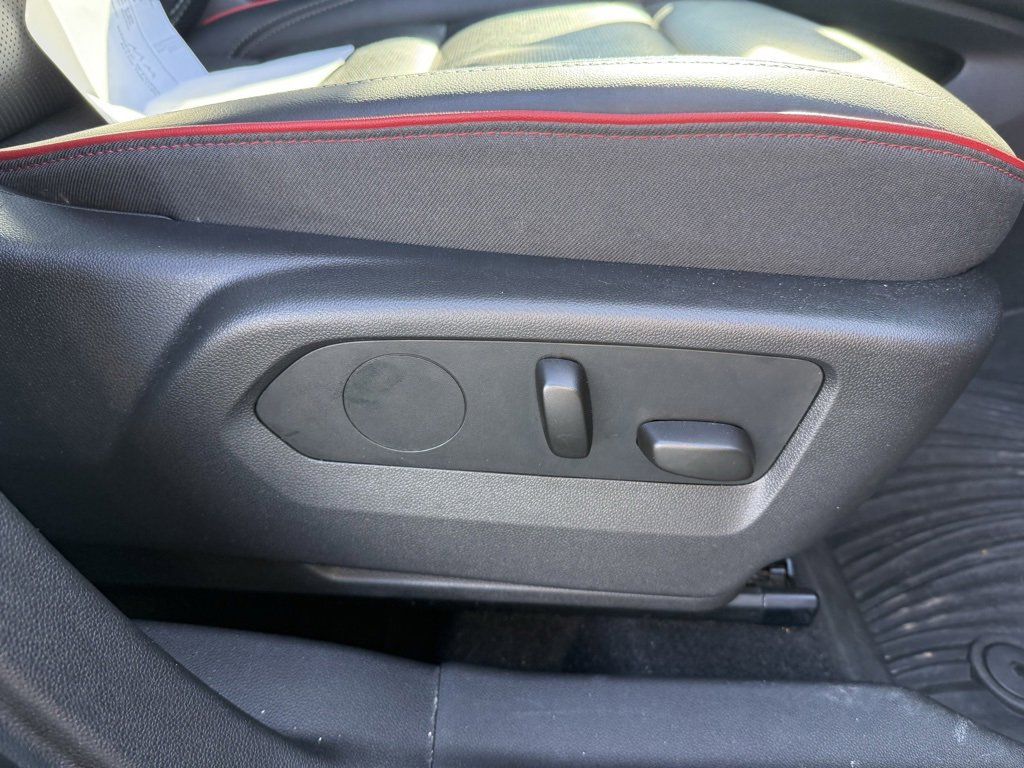 Used 2022 Buick Envision Essence w/ Technology Package II image 33