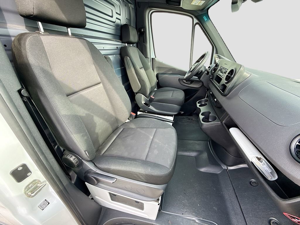 Used 2023 Mercedes-Benz Sprinter 2500 image 24
