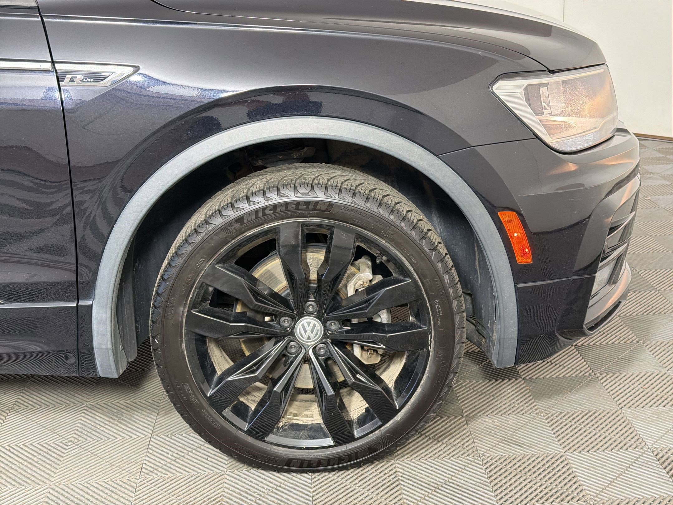 Used 2021 Volkswagen Tiguan SE R-Line image 12