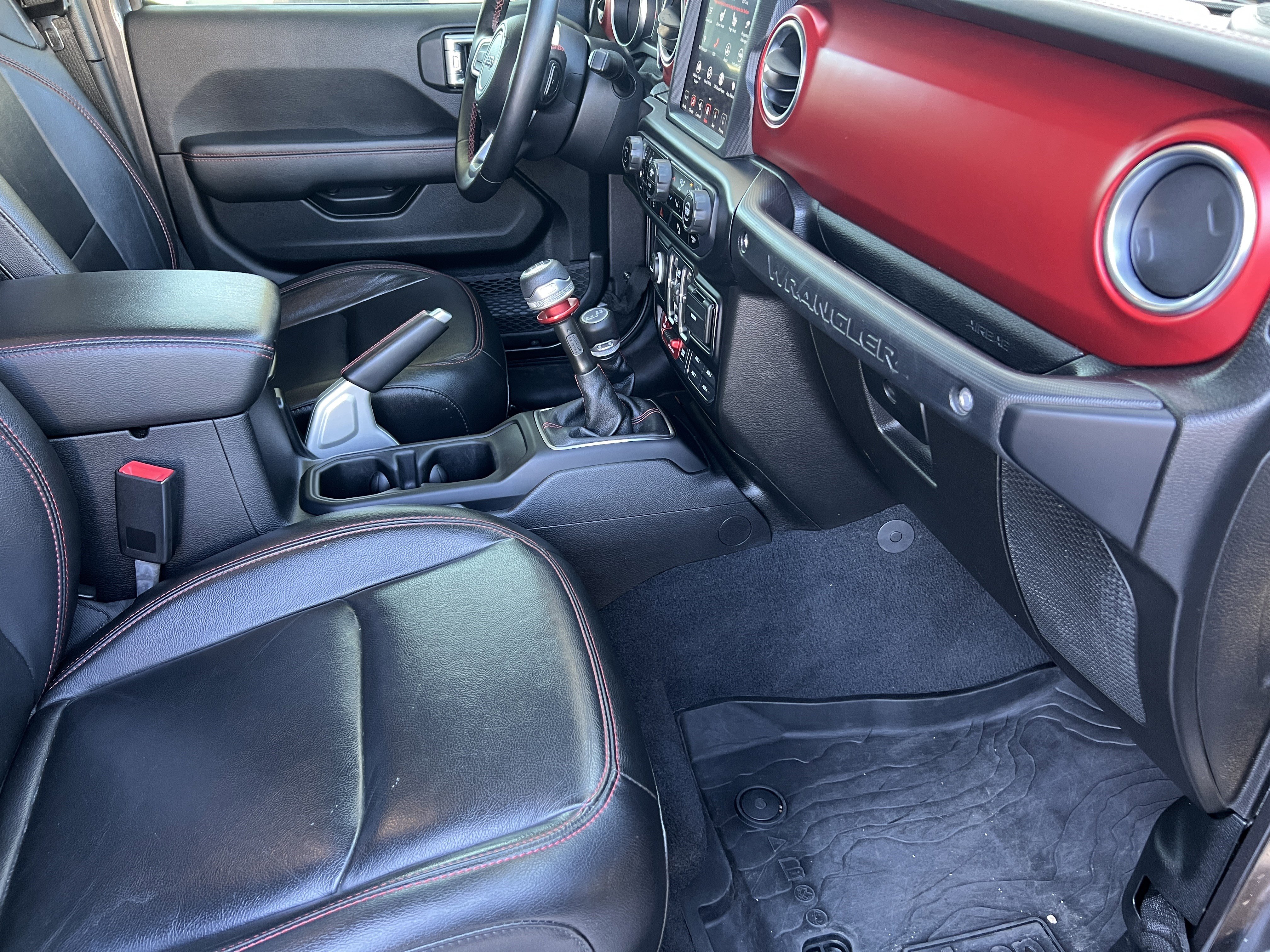 Used 2020 Jeep Wrangler Unlimited Rubicon w/ Uconnect 4C Nav & Sound Group image 23