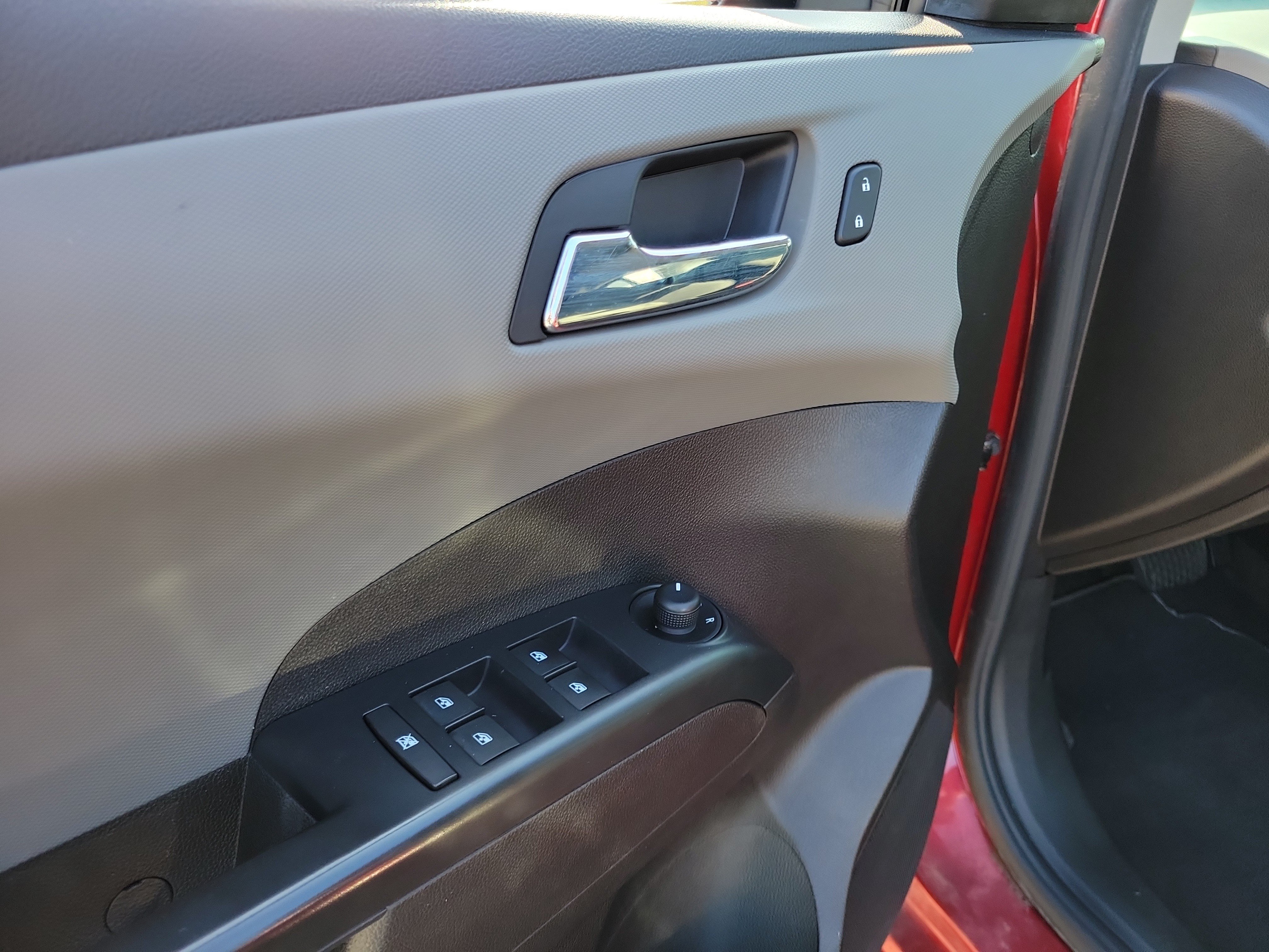 Used 2016 Chevrolet Sonic LT w/ Wheels and Fog Lamp Package FWD image 18