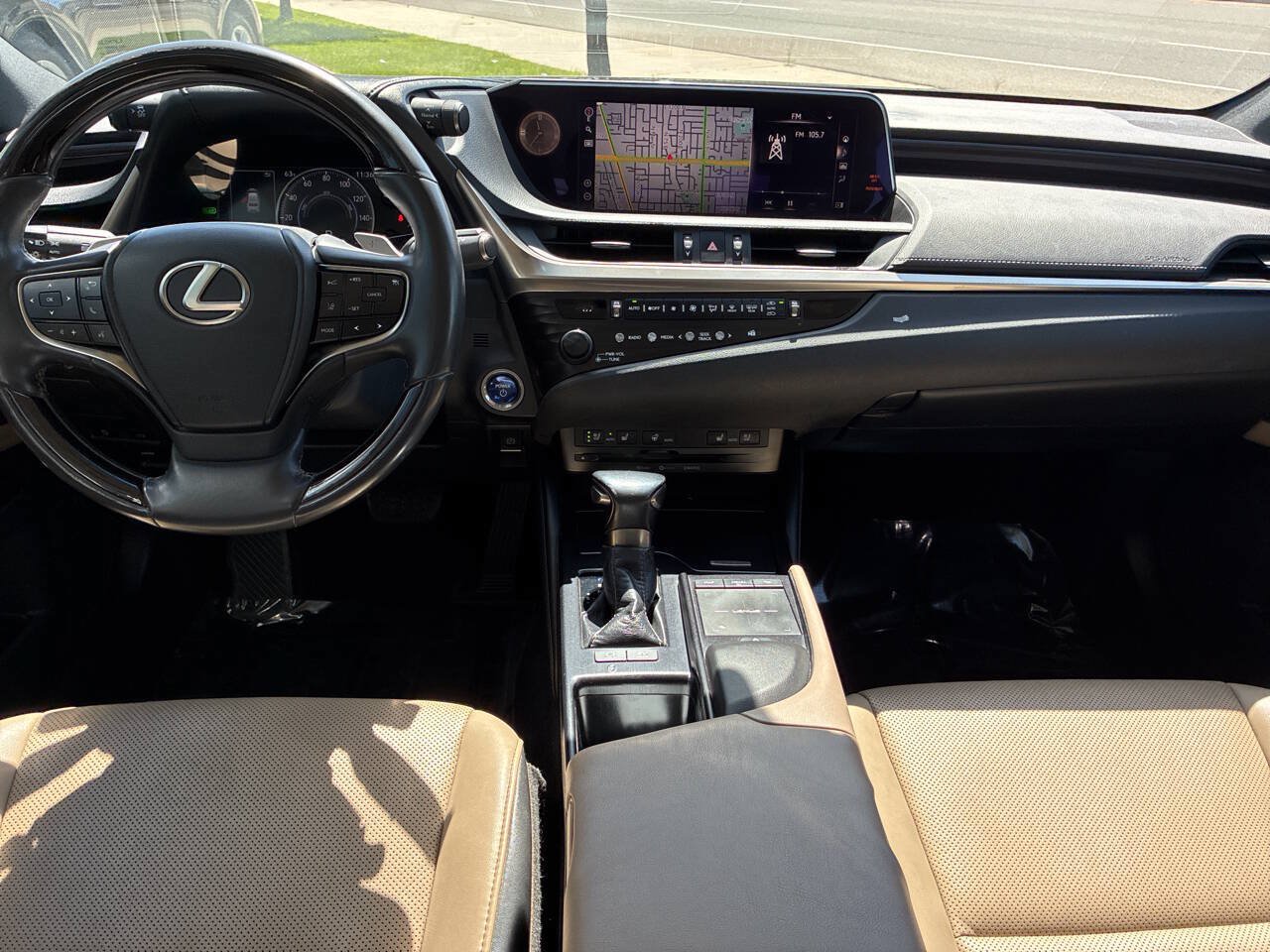 Used 2020 Lexus ES 300h w/ Premium Package FWD image 9