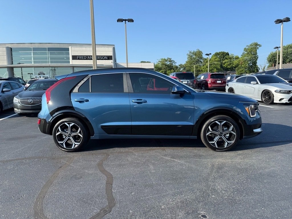 New 2025 Kia Niro SX Touring video 2