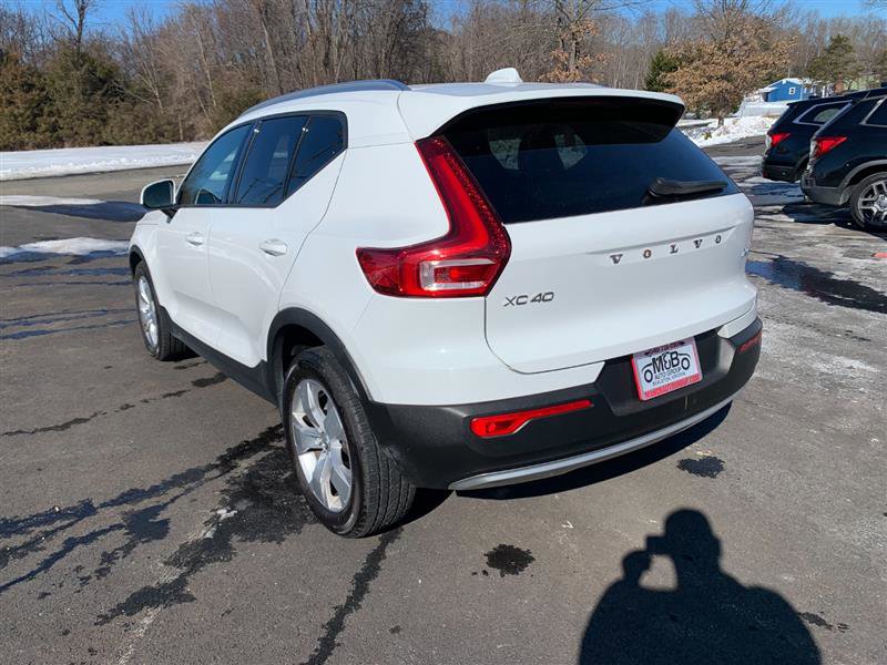 Used 2019 Volvo XC40 T5 Momentum image 10