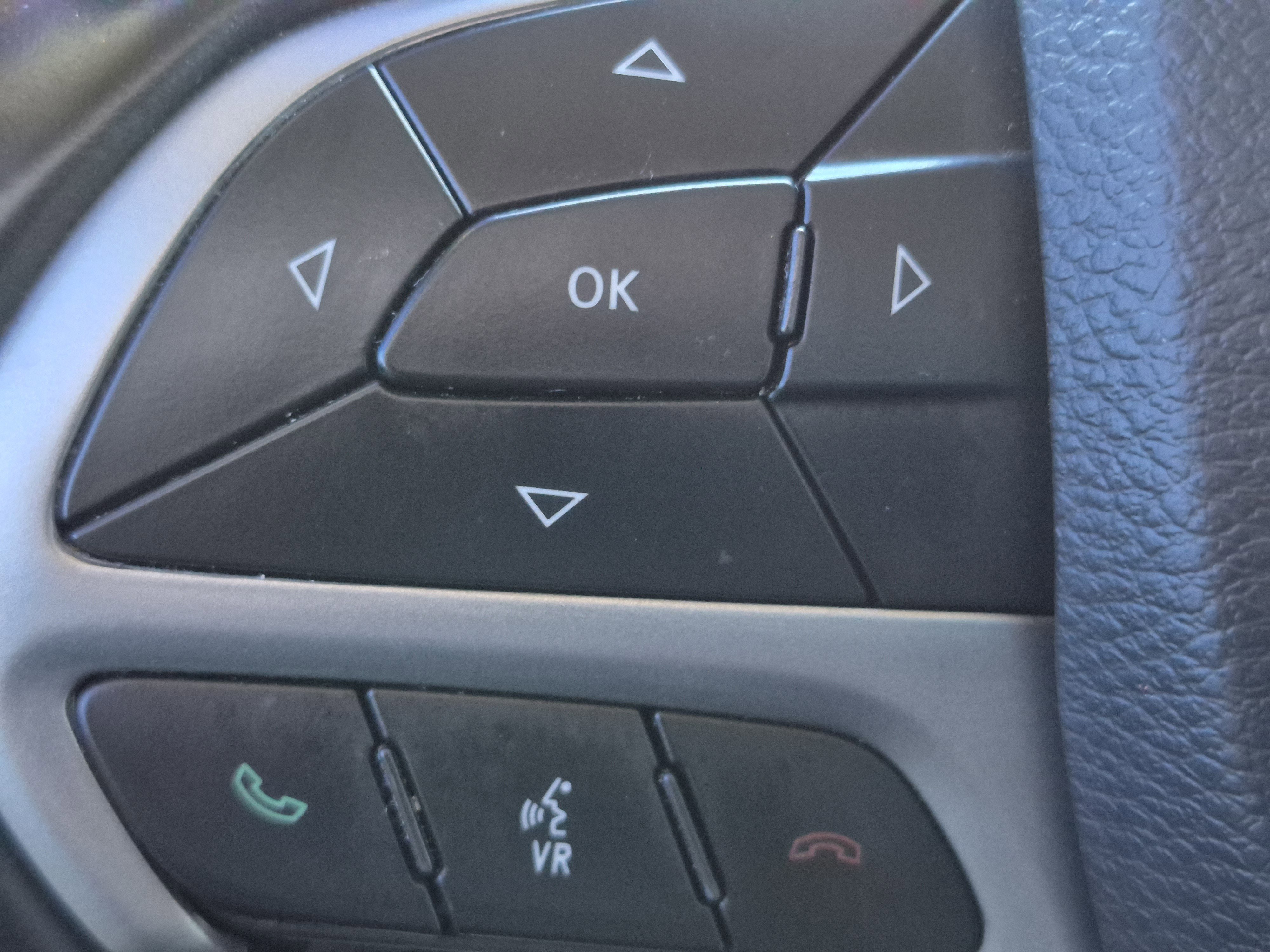 Used 2020 Jeep Grand Cherokee Limited image 18