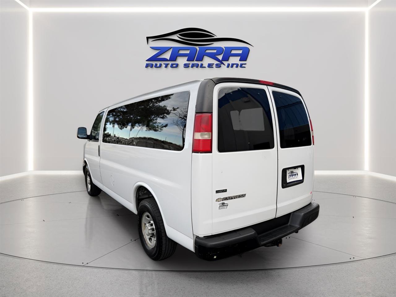 Used 2012 Chevrolet Express 2500 LS RWD image 4