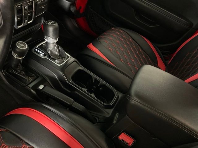 Used 2019 Jeep Wrangler Unlimited Sahara image 17