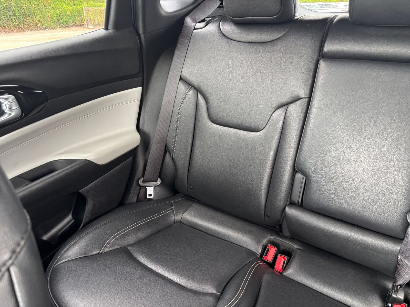 Used 2025 Jeep Compass Limited AWD/4WD image 39