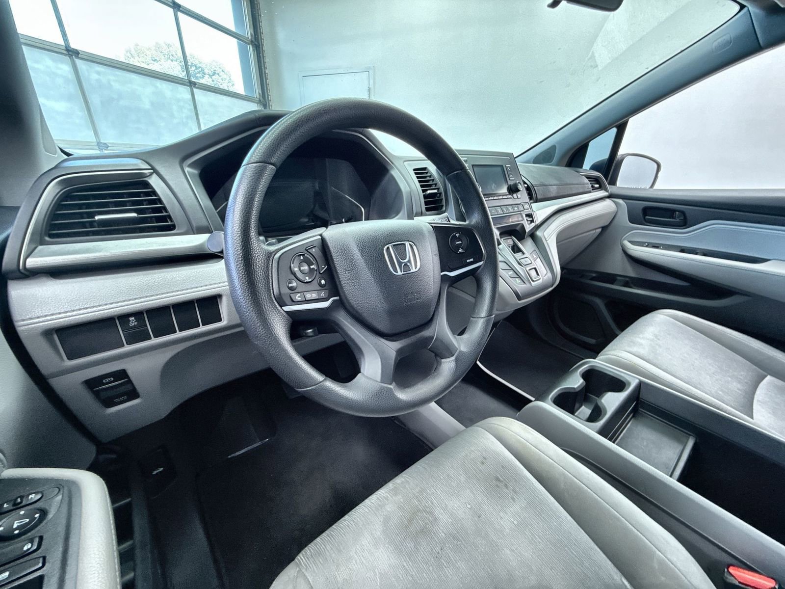 Used 2018 Honda Odyssey LX image 12