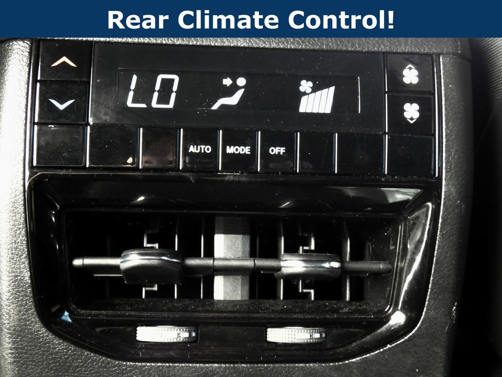 Used 2023 Jeep Grand Cherokee L Laredo AWD/4WD image 31