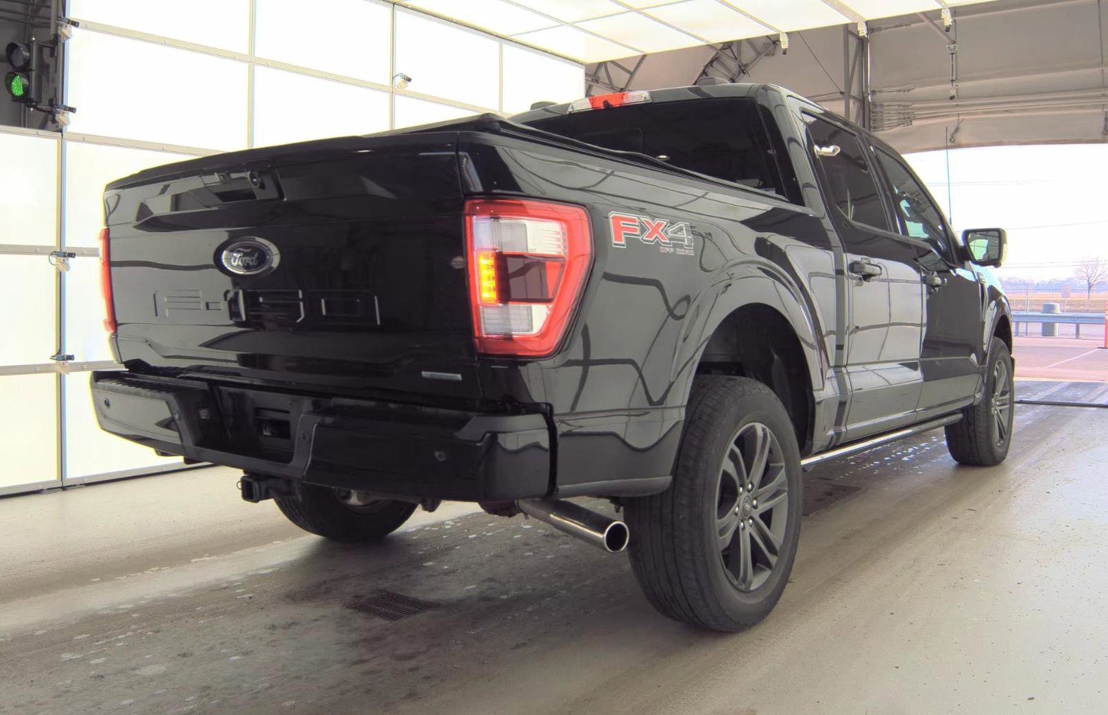 Used 2022 Ford F150 Lariat w/ Equipment Group 502A High image 5