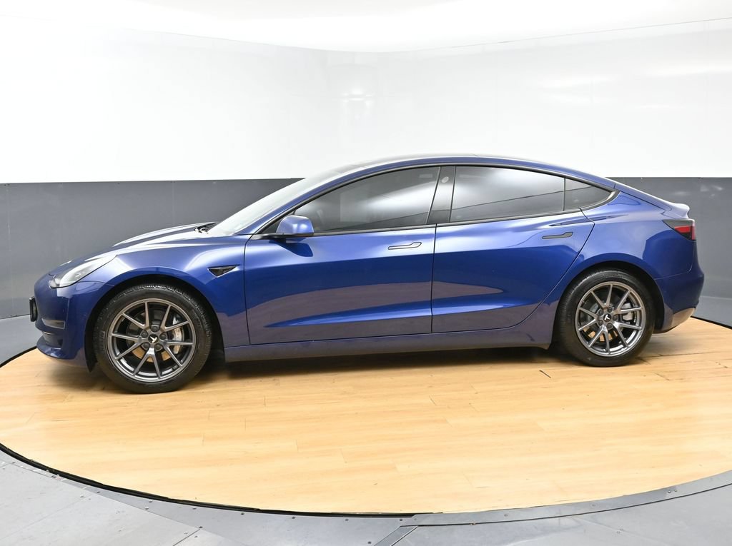 Used 2021 Tesla Model 3 Standard Range Plus RWD image 9