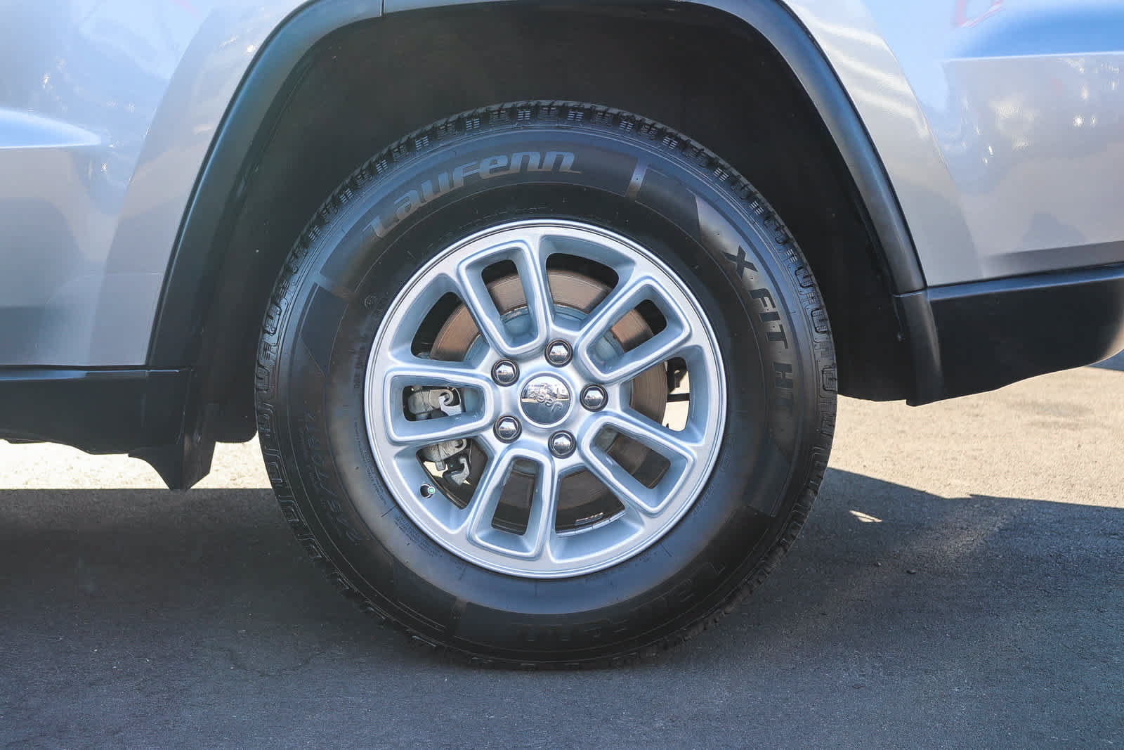Used 2018 Jeep Grand Cherokee Laredo RWD image 11