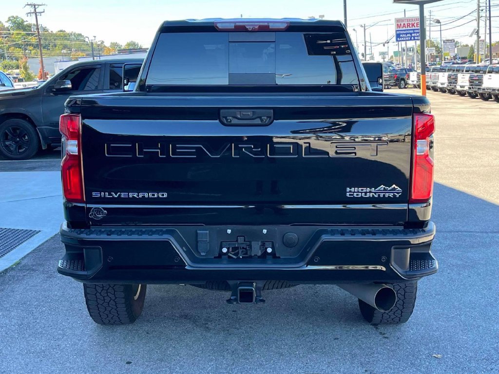 Certified 2024 Chevrolet Silverado 2500 High Country w/ High Country Premium Package AWD/4WD image 4