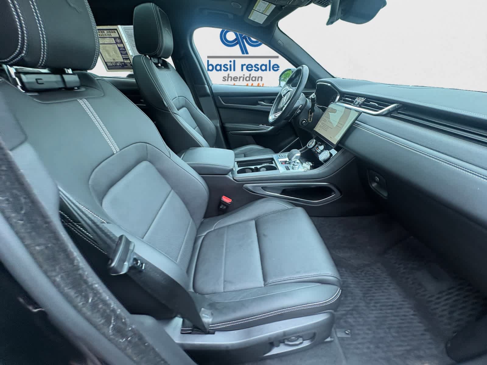 Used 2024 Jaguar F-PACE R-Dynamic S AWD/4WD image 19