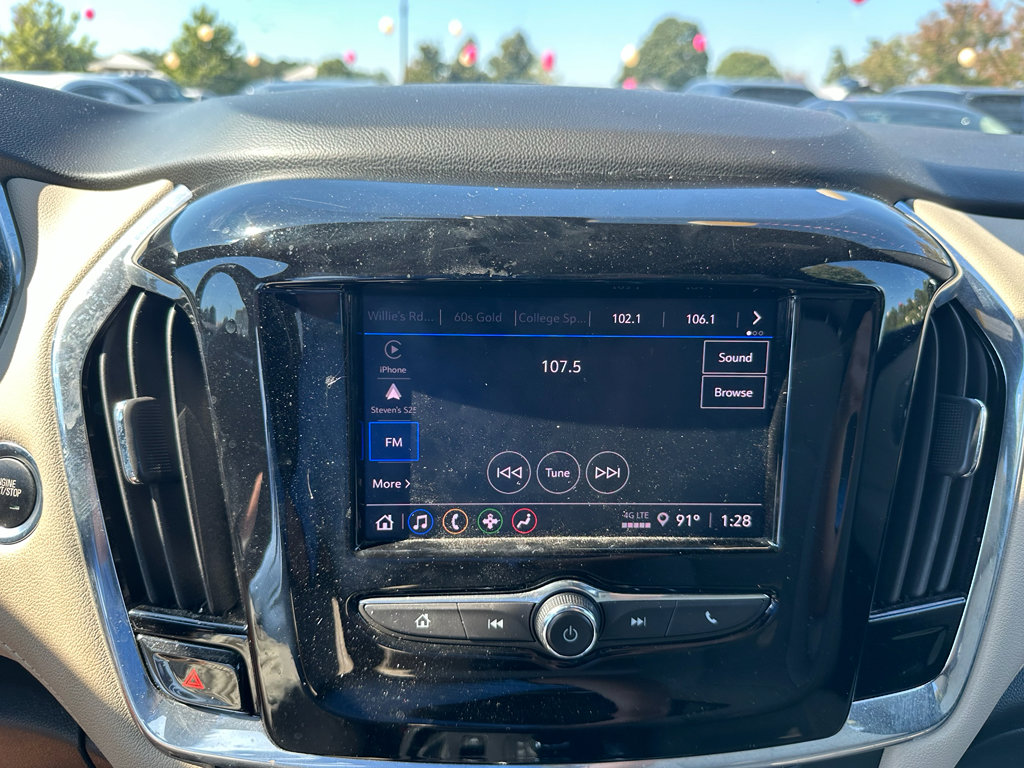 Used 2022 Chevrolet Traverse LS image 13