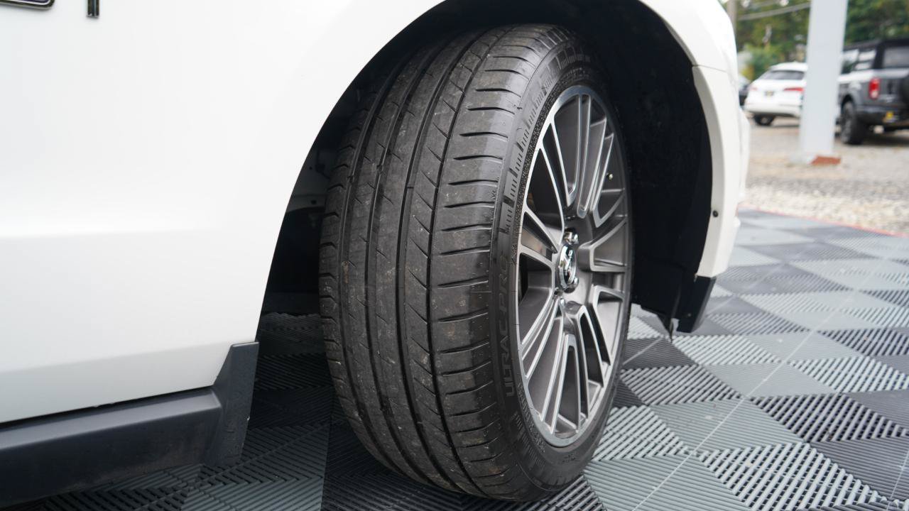 Used 2010 Ford Mustang GT RWD image 41