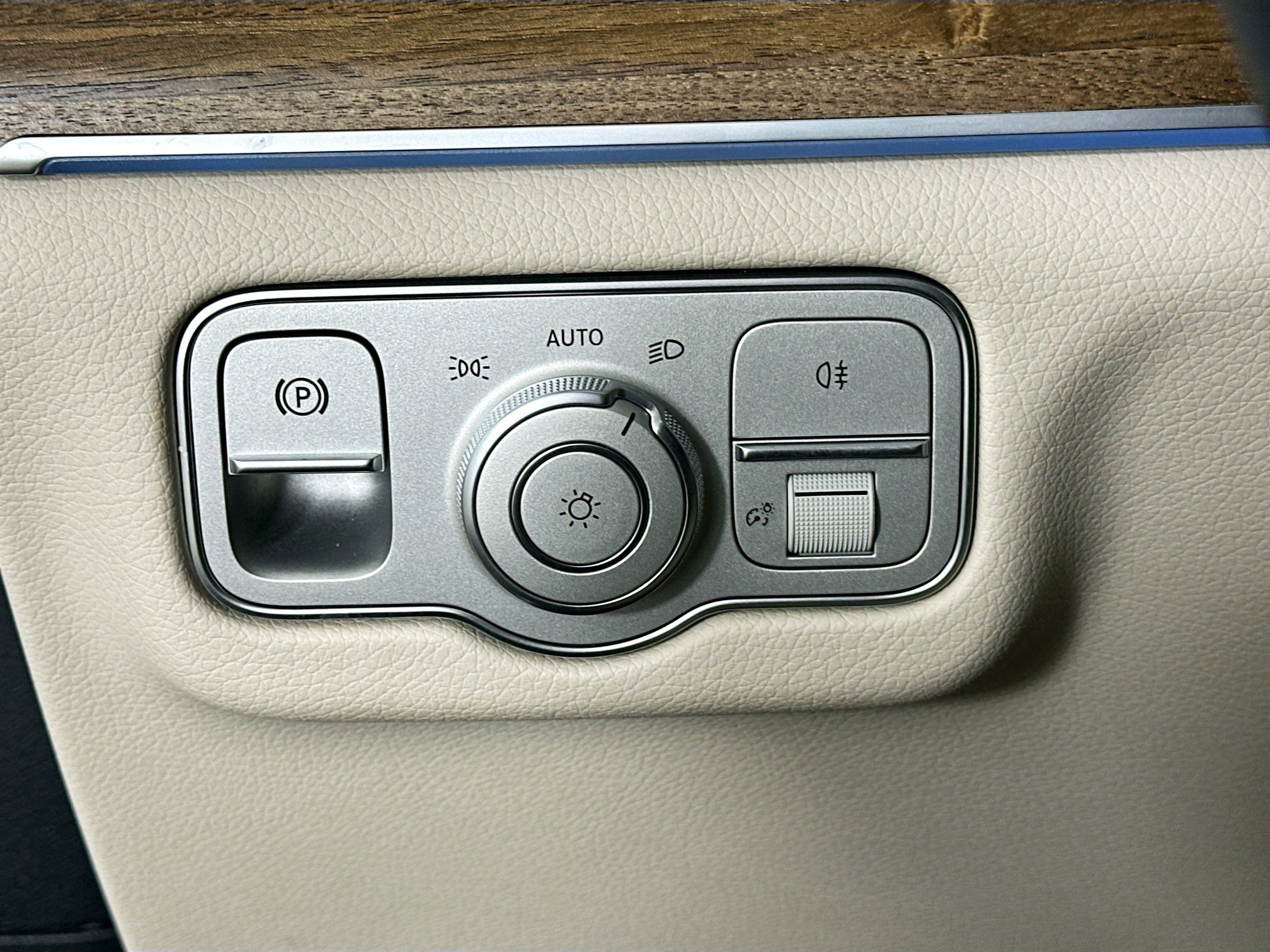 Certified 2025 Mercedes-Benz GLS 450 4MATIC image 10