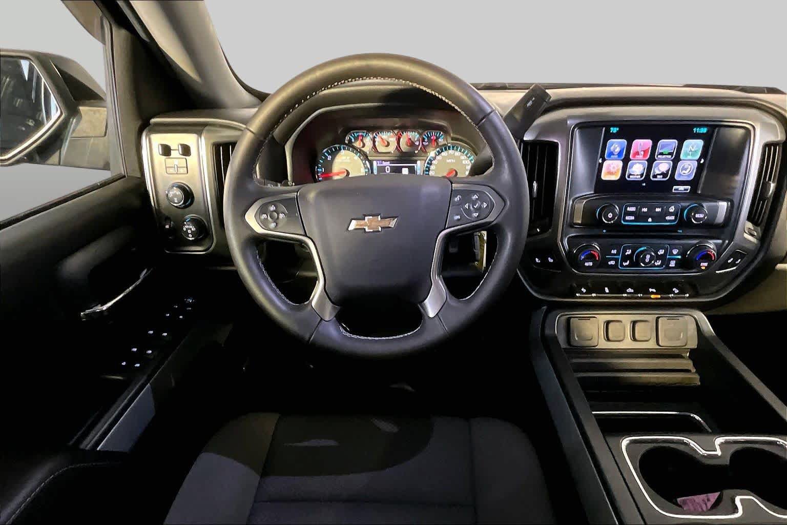 Used 2017 Chevrolet Silverado 1500 LT w/ Midnight Edition AWD/4WD image 6