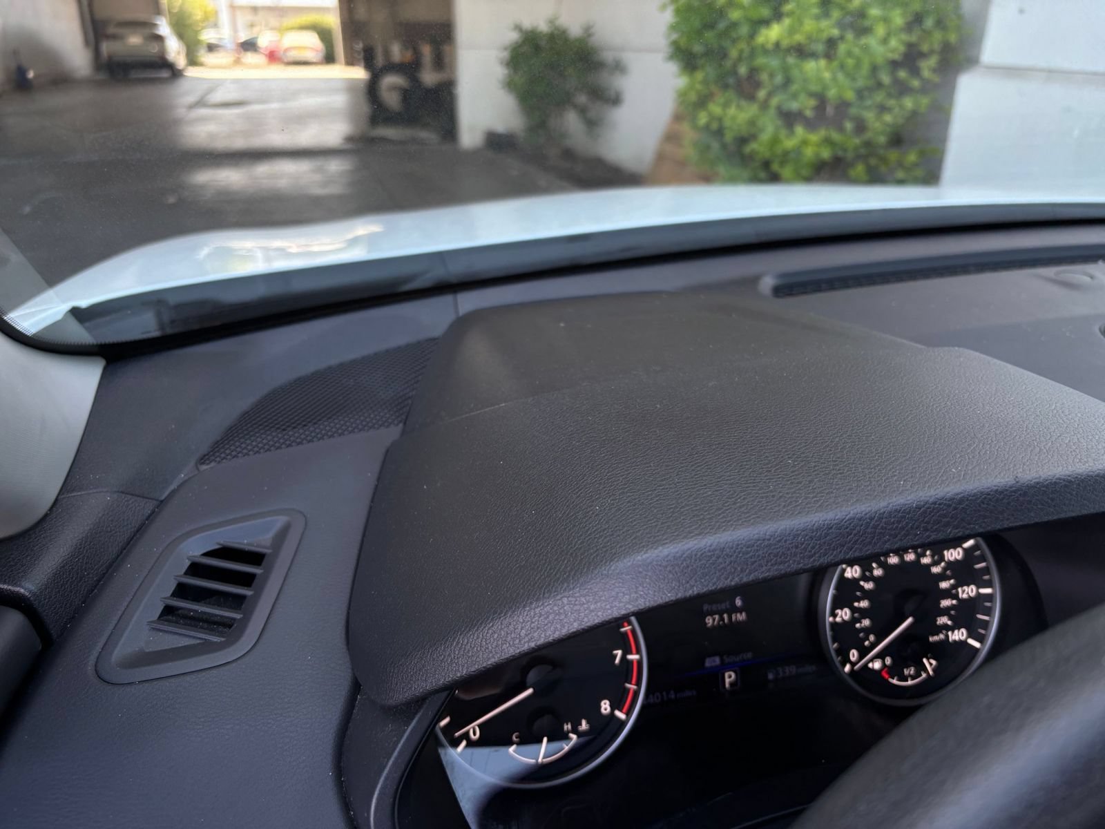 Used 2025 Nissan Altima 2.5 SV FWD image 34