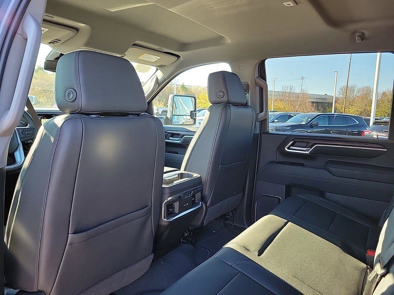 New 2026 GMC Sierra 2500 SLT w/ SLT Premium Package image 12