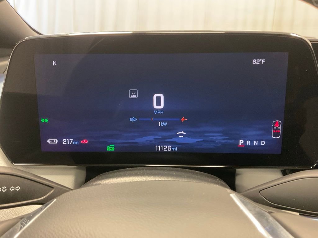 Used 2025 Chevrolet Equinox EV LT w/ Convenience Package II AWD/4WD image 2