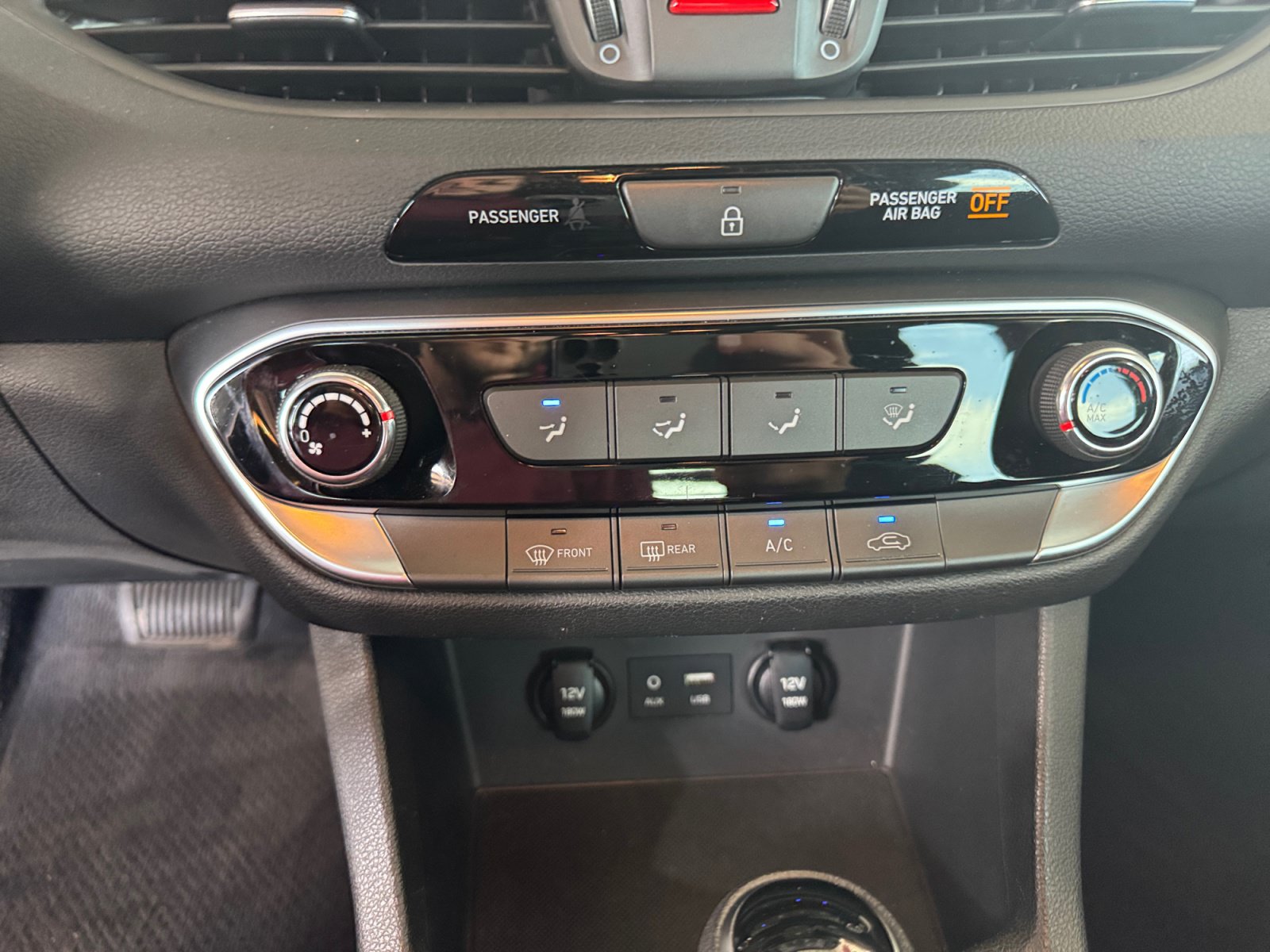 Used 2020 Hyundai Elantra GT FWD image 17