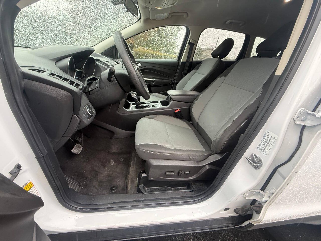 Used 2018 Ford Escape SE FWD image 11