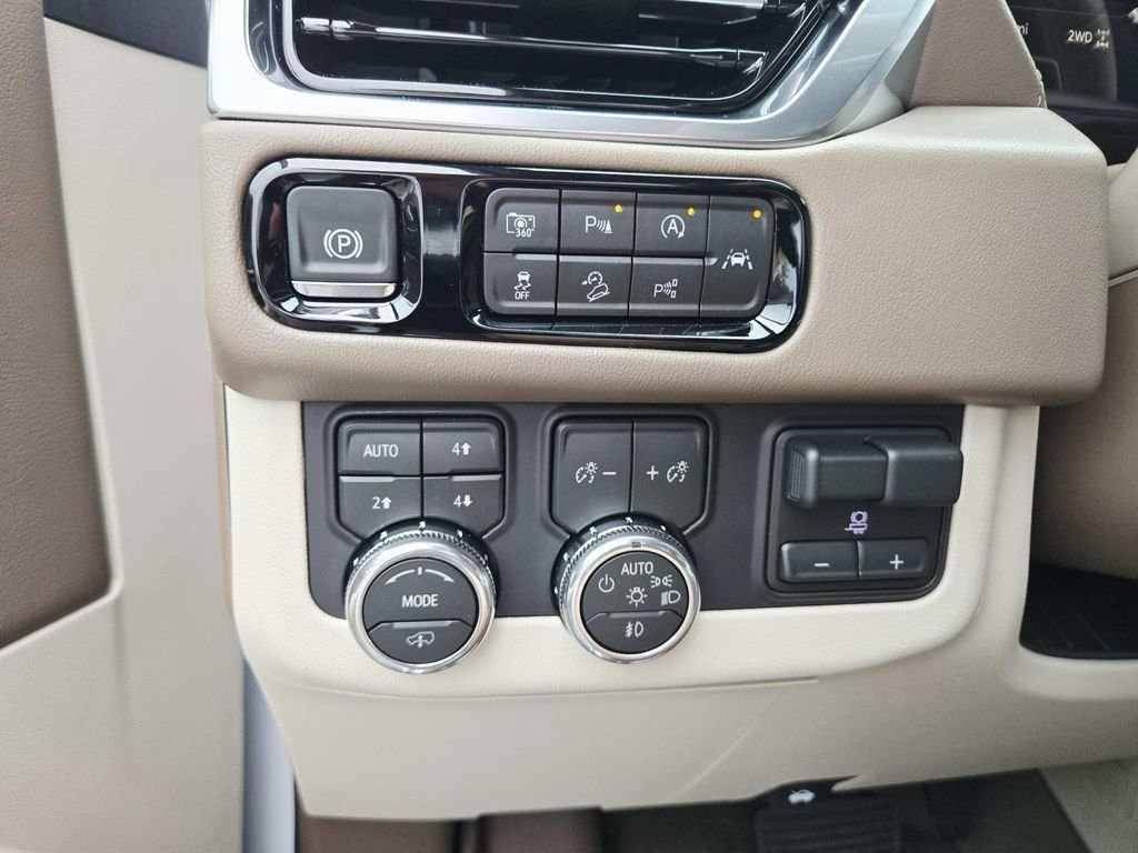 New 2026 GMC Yukon Denali w/ Denali Reserve Package AWD/4WD image 32