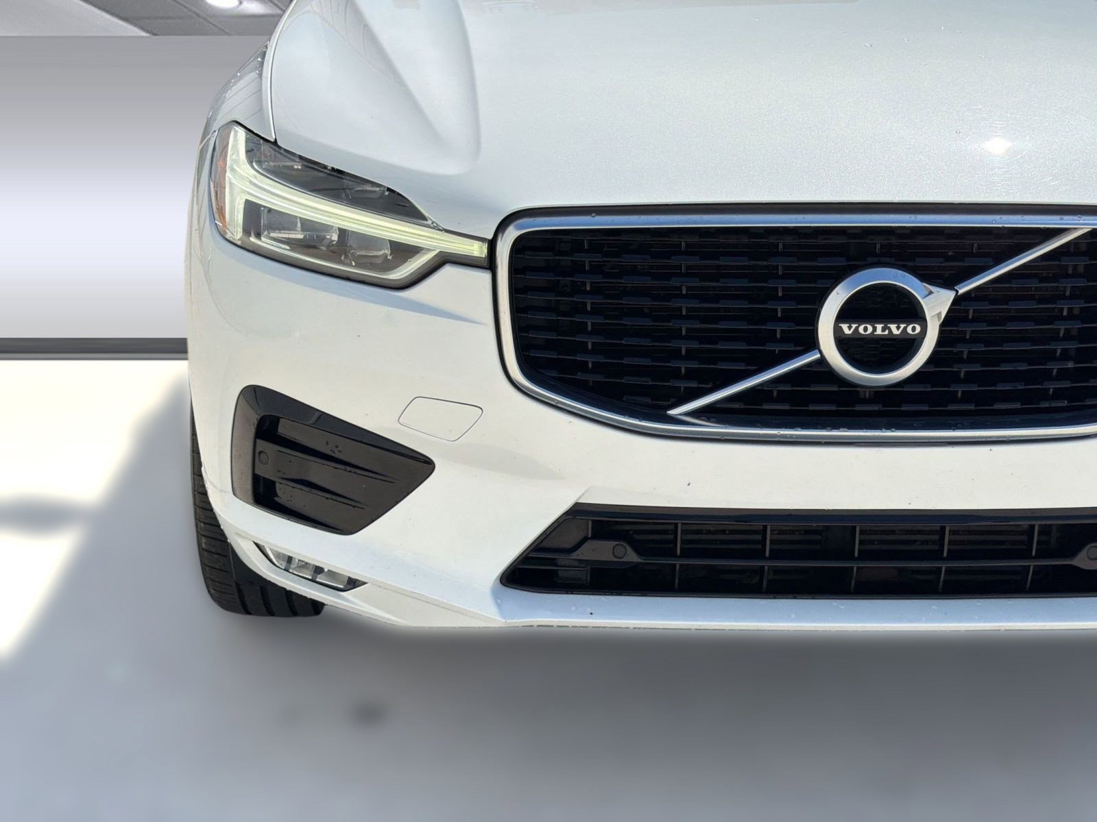 Used 2020 Volvo XC60 T5 R-Design w/ Protection Package Premier AWD/4WD image 27