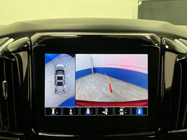 Used 2023 Chevrolet Traverse RS image 11