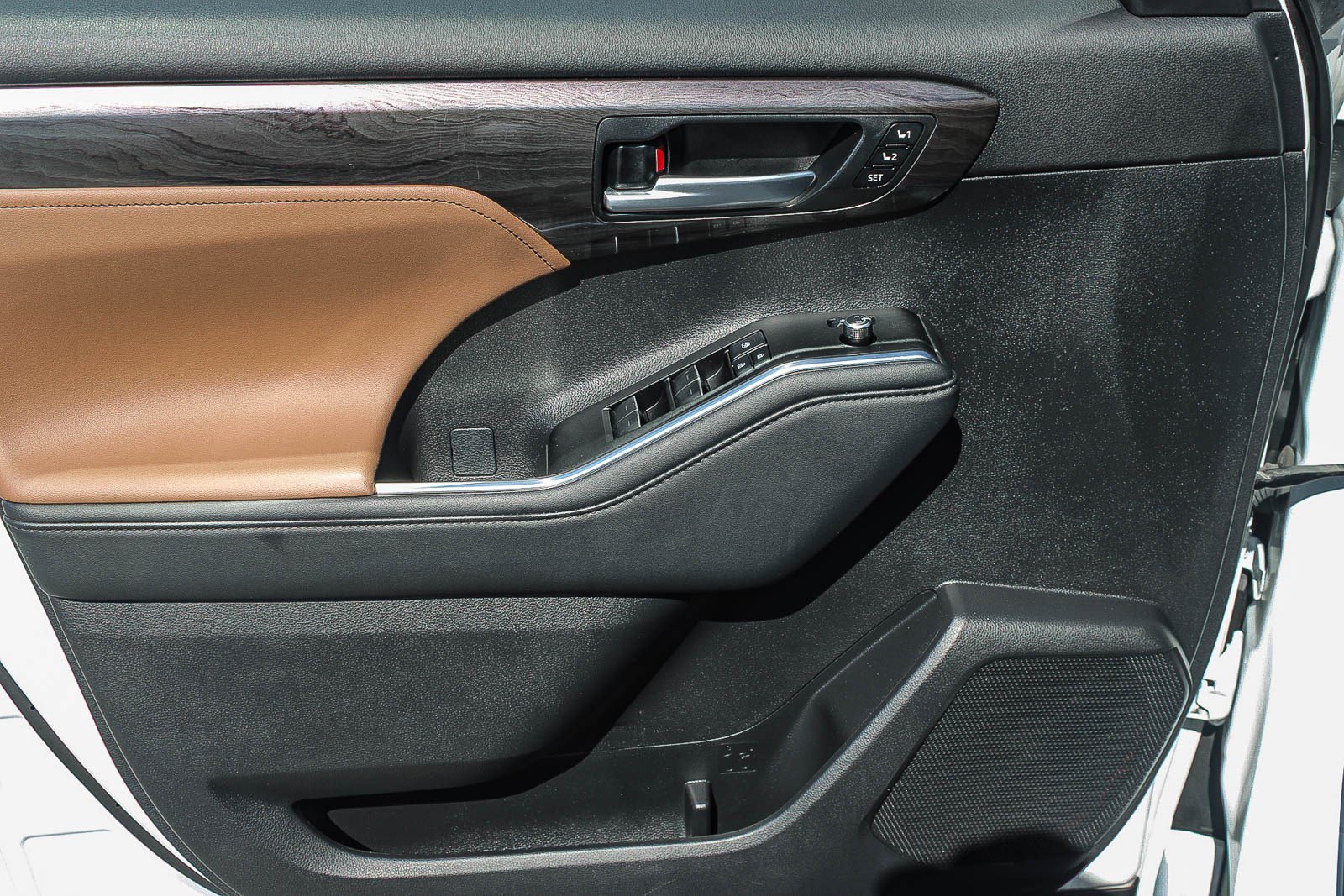 Certified 2025 Toyota Highlander Limited image 21