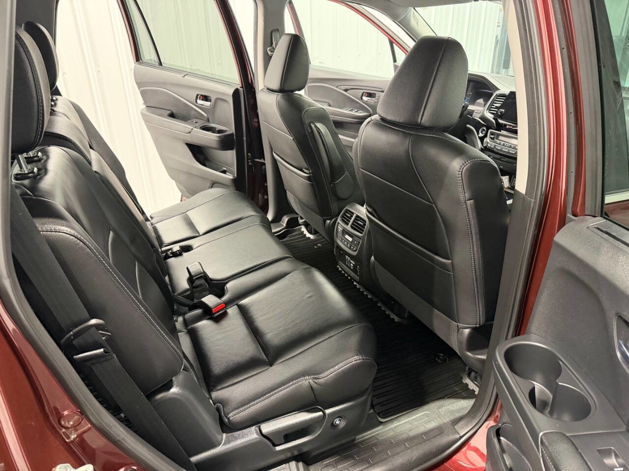 Used 2019 Honda Pilot Touring image 15