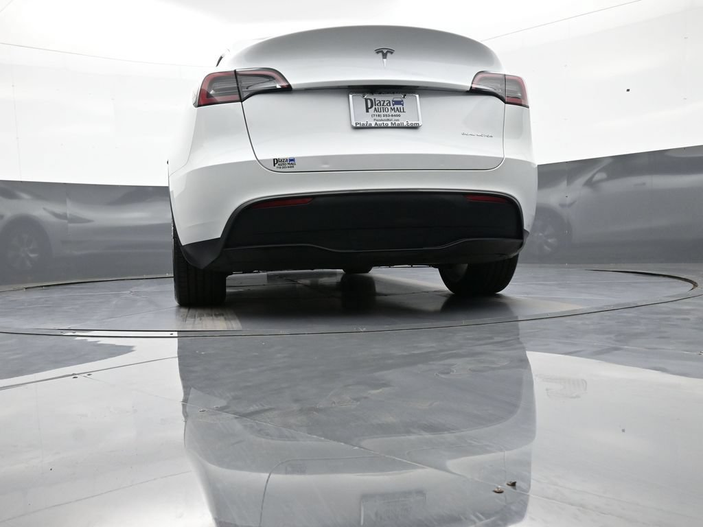 Used 2024 Tesla Model Y Long Range AWD/4WD image 31